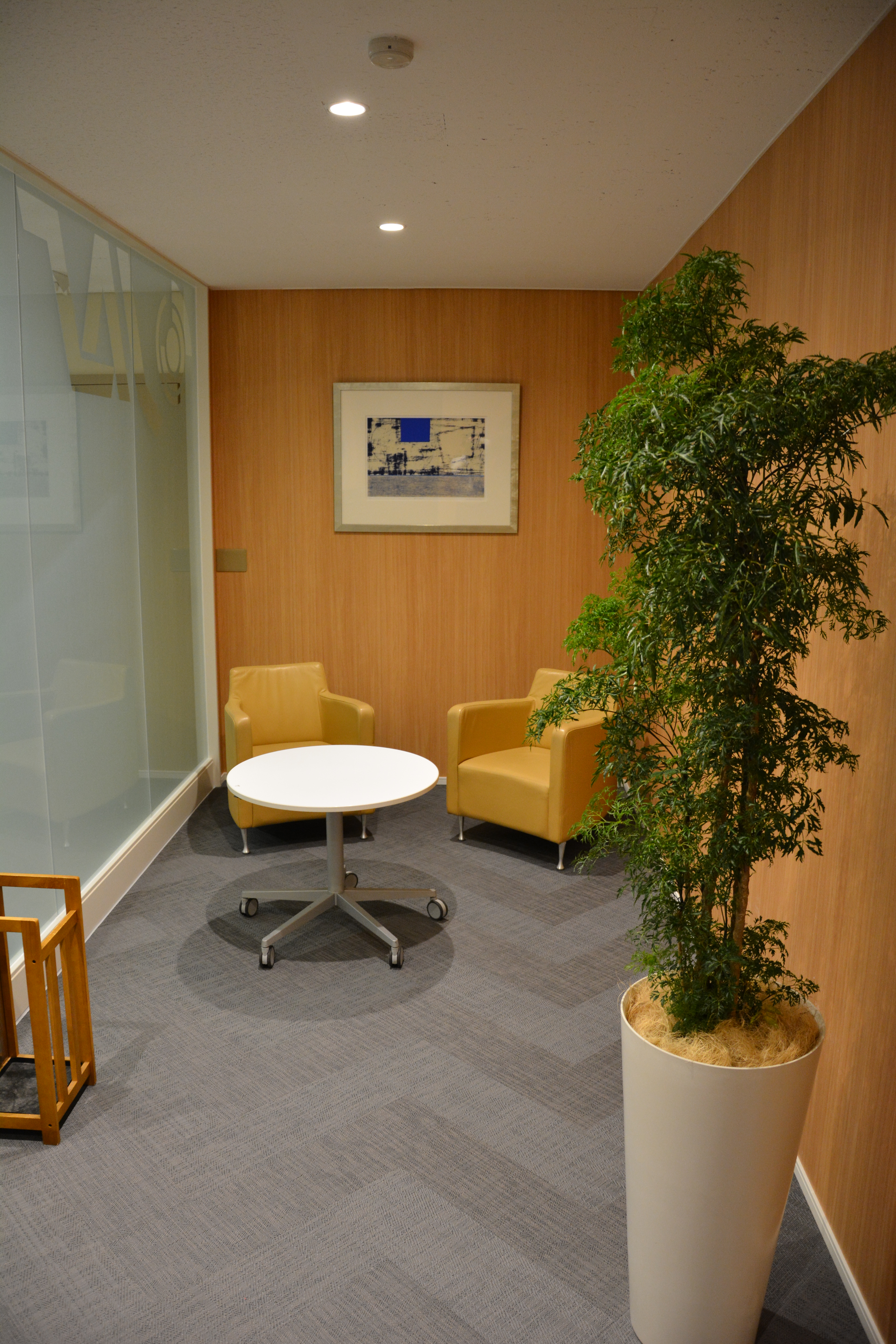 //www2.jas-fbo.co.jp/kantai/OFFICE003.JPG