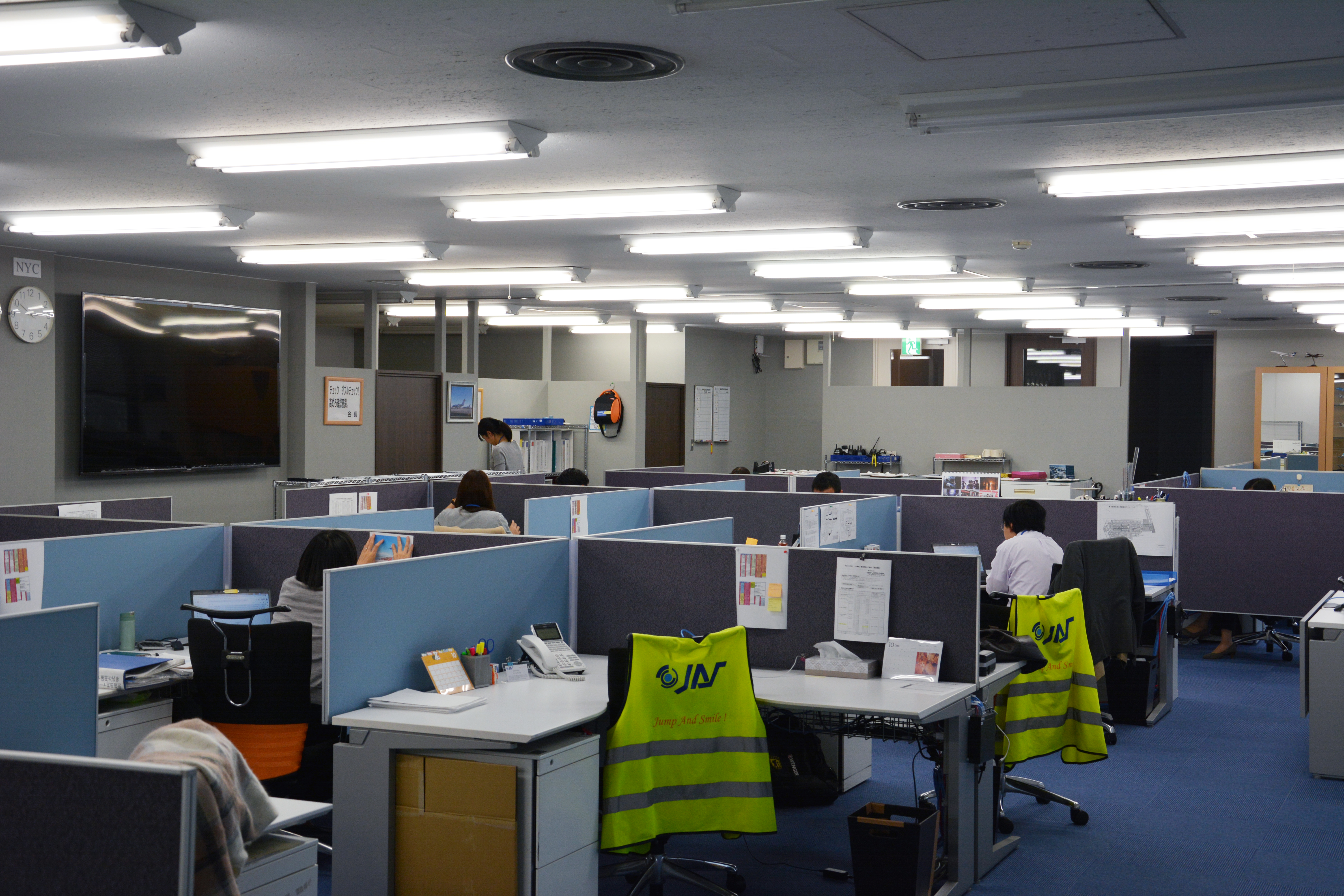 //www2.jas-fbo.co.jp/kantai/OFFICE006.JPG
