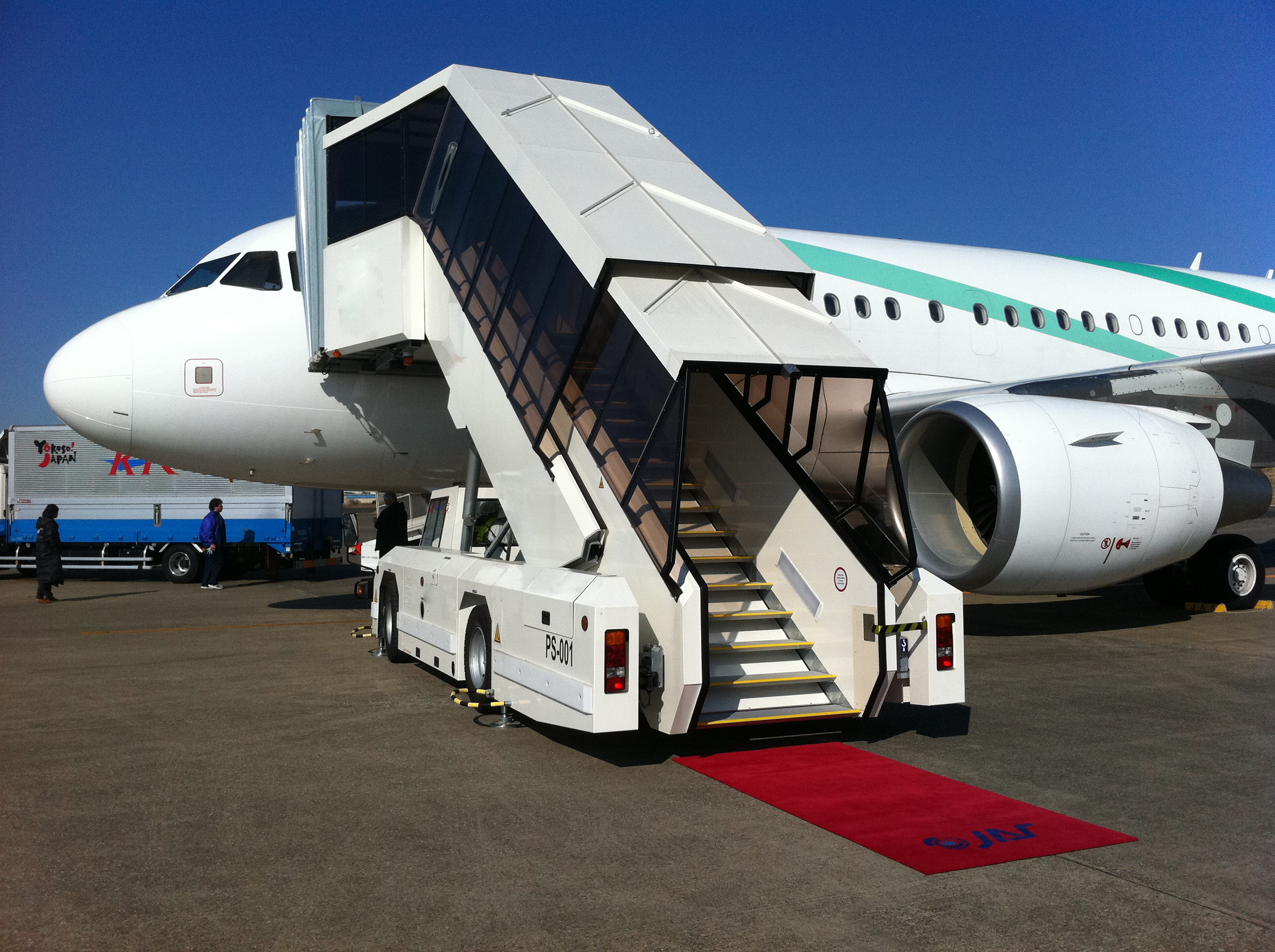 //www2.jas-fbo.co.jp/news/2011/01/04/IMG_0136.jpg