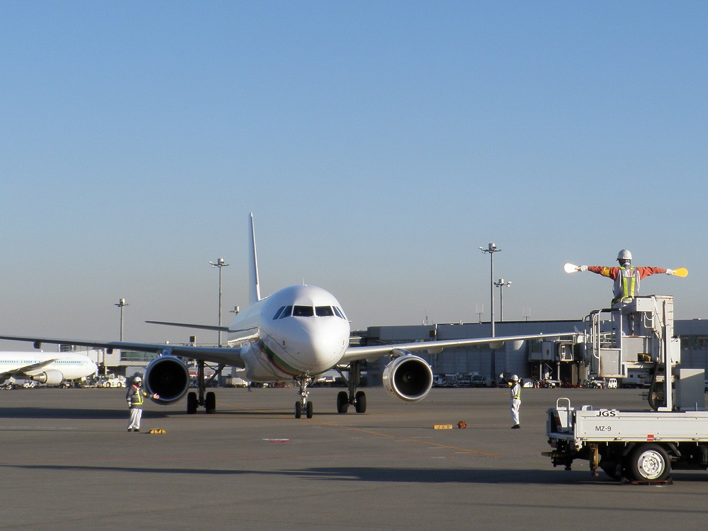 //www2.jas-fbo.co.jp/news/2011/01/26/P1220918%5B1%5D_3.jpg